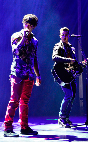 Joe Jonas, Kevin Jonas Joe Jonas, Kevin Jonas